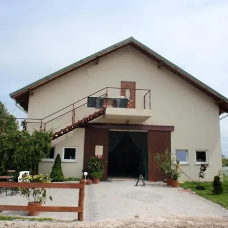 Campsite Stajnia Czahary *