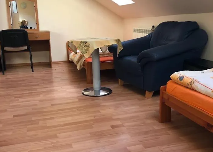 Stajnia Czahary Kemp *