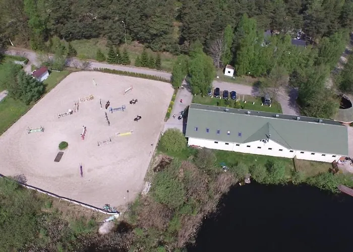 Stajnia Czahary Kemp Pogorzelica (Gmina Rewal)